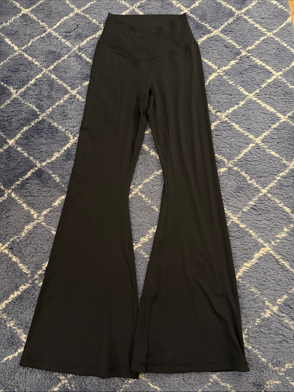 Offline by Aerie - Black High-Waist Boot Cut Leggings - size Medium